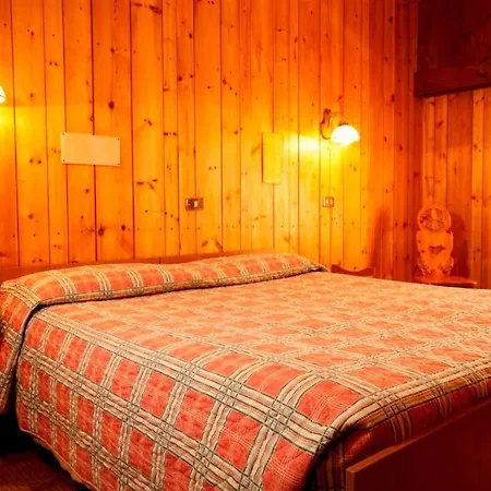 فندق Ristoro Vagneur 2*