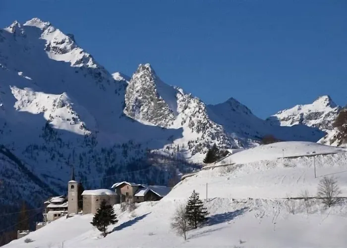 Ristoro Vagneur فندق 2*